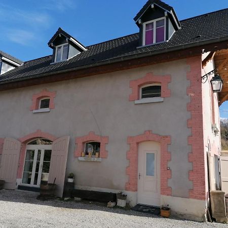 L'Annexe Du Chateau De Saint Genix Buitenkant foto