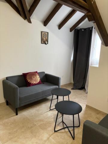 L'Annexe Du Chateau De Saint Genix Buitenkant foto