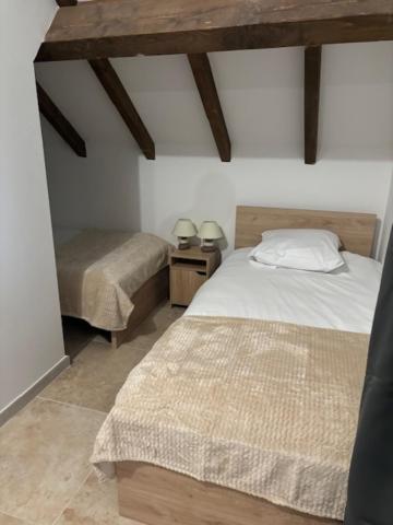 L'Annexe Du Chateau De Saint Genix Buitenkant foto